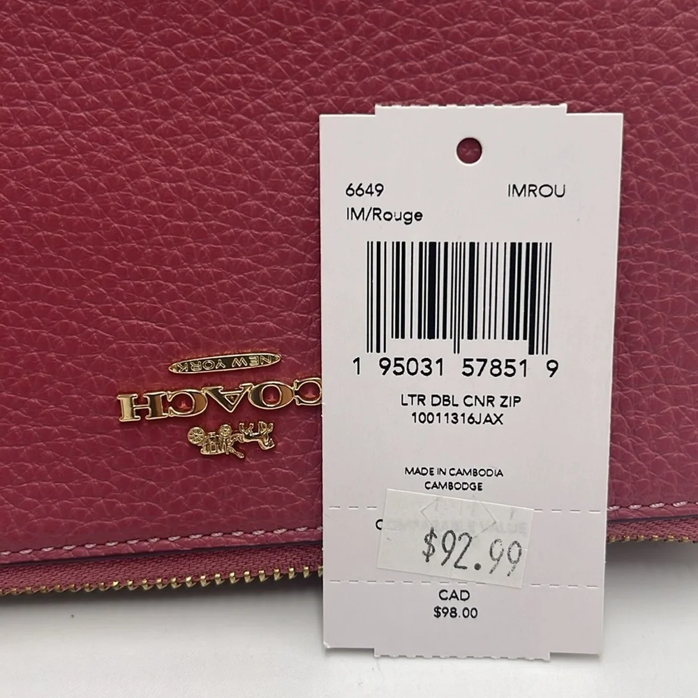 Coach Double Corner Zip Wristlet
IM/Rouge
NWT - Picture 13 of 16